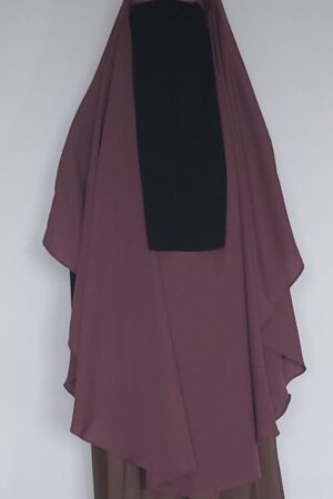 Khimar Salam XL. Den ger en extra touch till din look. Rundad fram och bak för en bekväm rörelse.