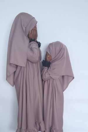 Abaya Salat Luxury för barn. Elegant och fin abaya för de små